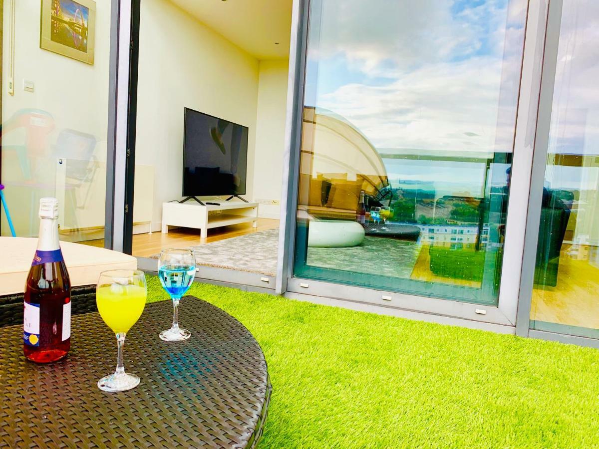 Glasgow City Centre - The Penthouse With Riverviews - Exterior photo